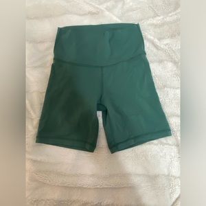 Aritzia tna high rise biker shorts